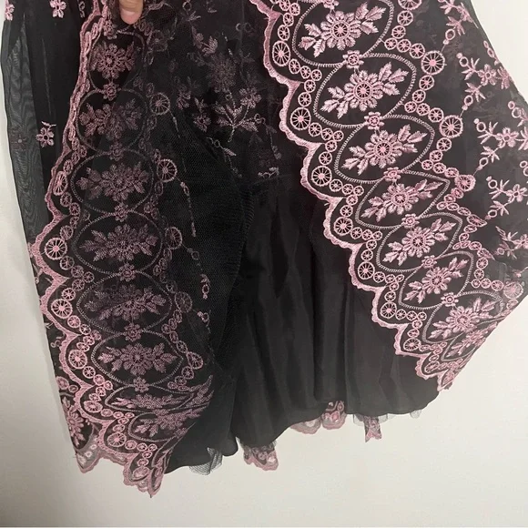 Betsey Johnson Black and Pink Strapless Dress - Picture 4 of 7